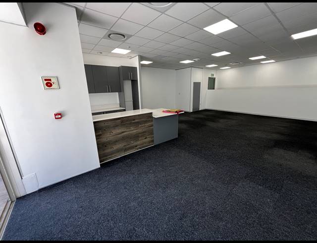 255M² OFFICE TO LET IN CLAREMONT